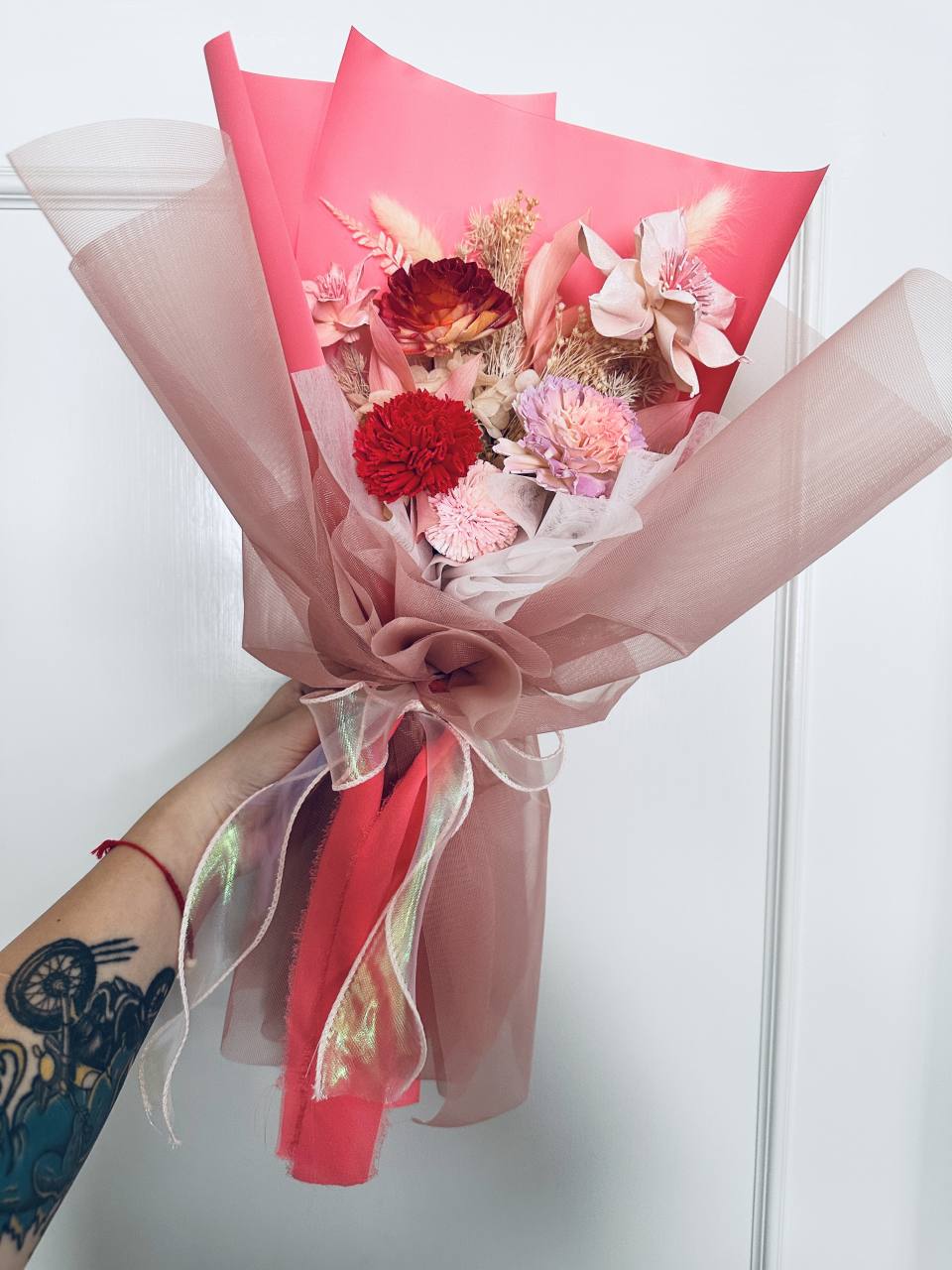 七夕永生索拉花玫瑰康乃馨花束-實拍圖片