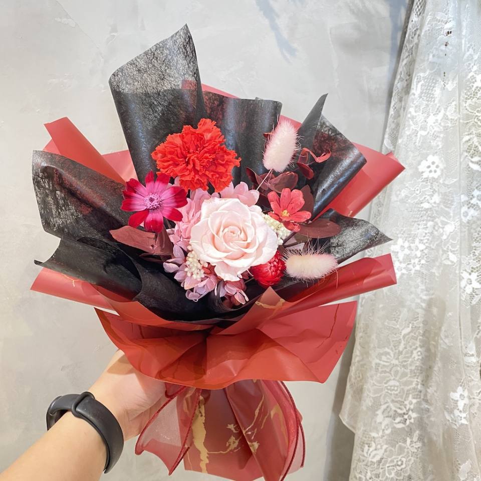 永恆的溫柔·康乃馨花束-紅粉