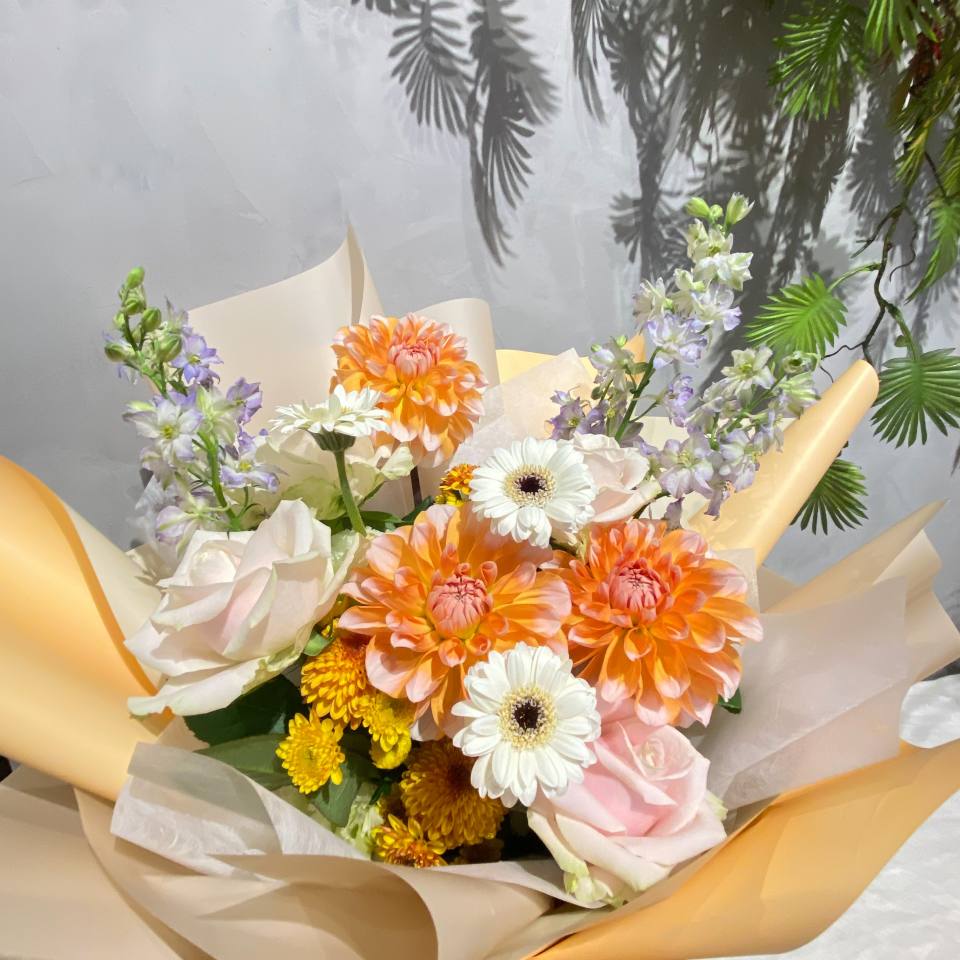 粉橘色 鮮花花束
